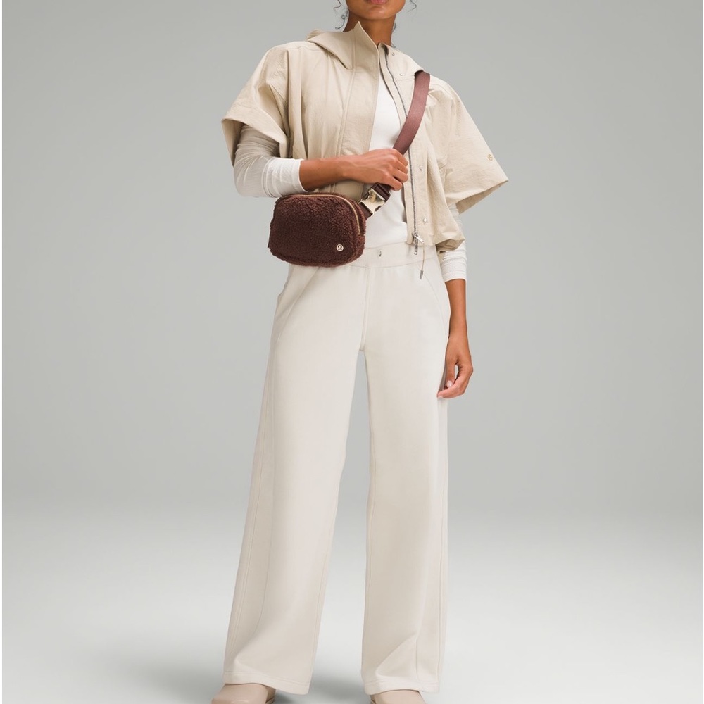Lululemon | everywhere fleece belt bag | brown earth and gold - Picture 2 of 7